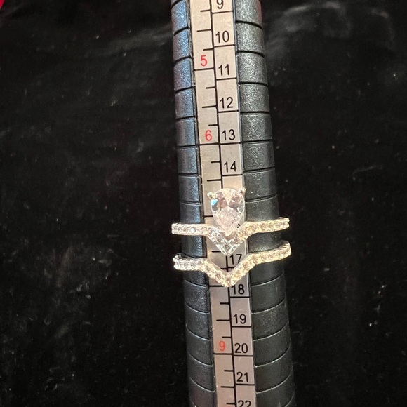 Engagement ring - Picture 4 of 4